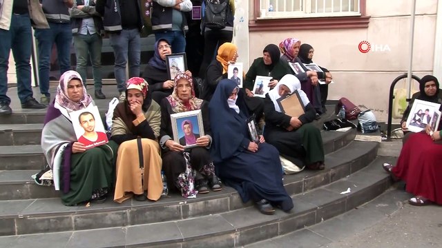 HDP'nin parti binasına güvenlik kamerası yerleştirmesine evlat nöbetindeki ailelerden suç duyurusu