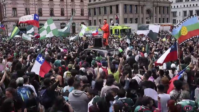 Clashes break out in Valparaiso as Chile protests continue