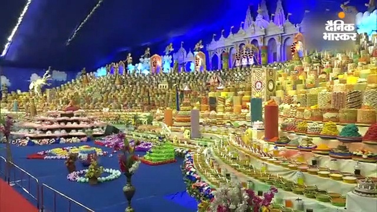 स्वामीनारायण मंदिर: भगवान को लगाया 3500 व्यंजनों से भोग, खाने में मेवे और केक भी शामिल