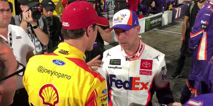 Broncazo en la Nascar entre Joey Logano y Denny Hamlin