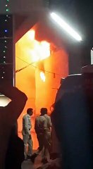 एप्पल अस्पताल के पीछे टायर के गोडाउन में भयंकर आग लगी