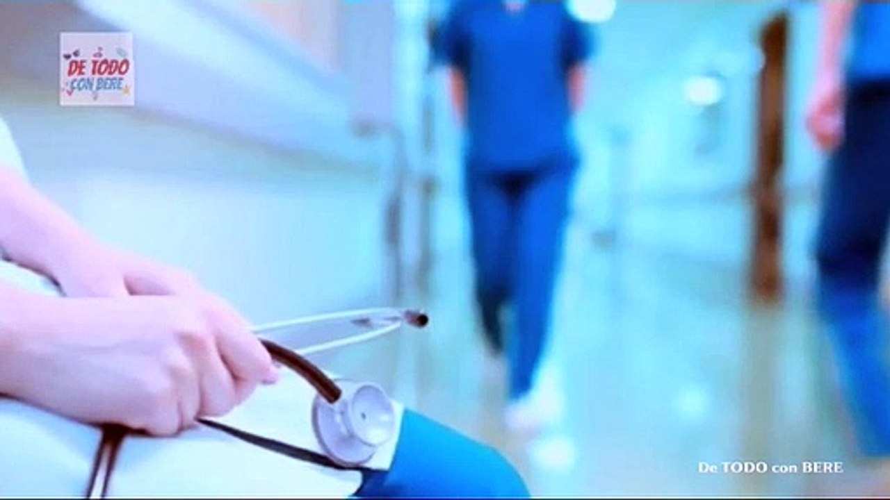 LA VERDAD DETRAS DE LA FOTO VIRAL DE UN NINO DURMIENDO AFUERA DE UN HOSPITAL