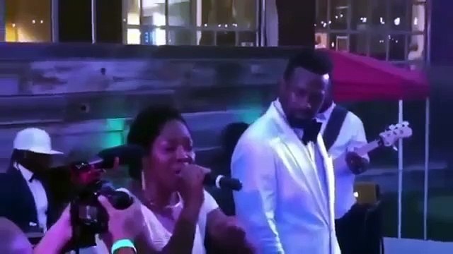 Cette femme a chanté Look at me now de Busta Rhymes à sa façon et a complètement transformé les paroles.