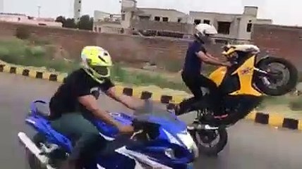 Heavy bike wheeling at lahore