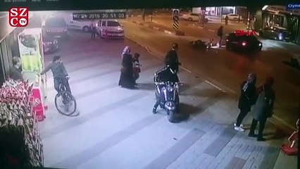 Otomobil sürücüsünün, motosikletliyi darbetmesi kamerada