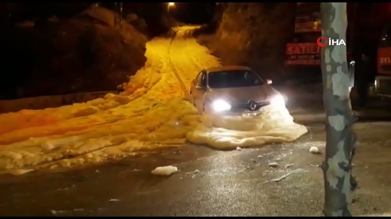 Kimyasal sanılan köpük panik yaşattı