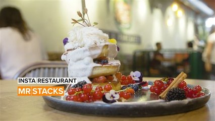 Mr Stacks maakt hun vegan pannenkoeken met heel veel liefde