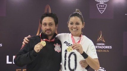 Las de Corinthians felices por título a pesar de inconvenientes al comienzo