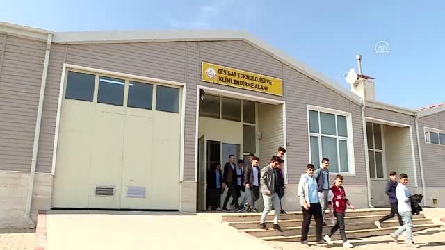 Geleceğin mühendislerinden elektrik ve su tasarruflu sistem