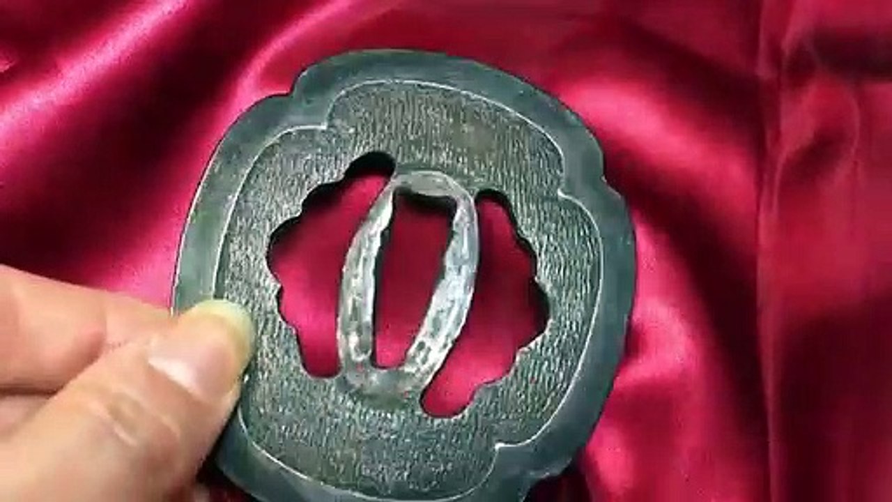 鍔　桜柄　切込木瓜形　無銘　SAMURAI SWORD DECORATION
