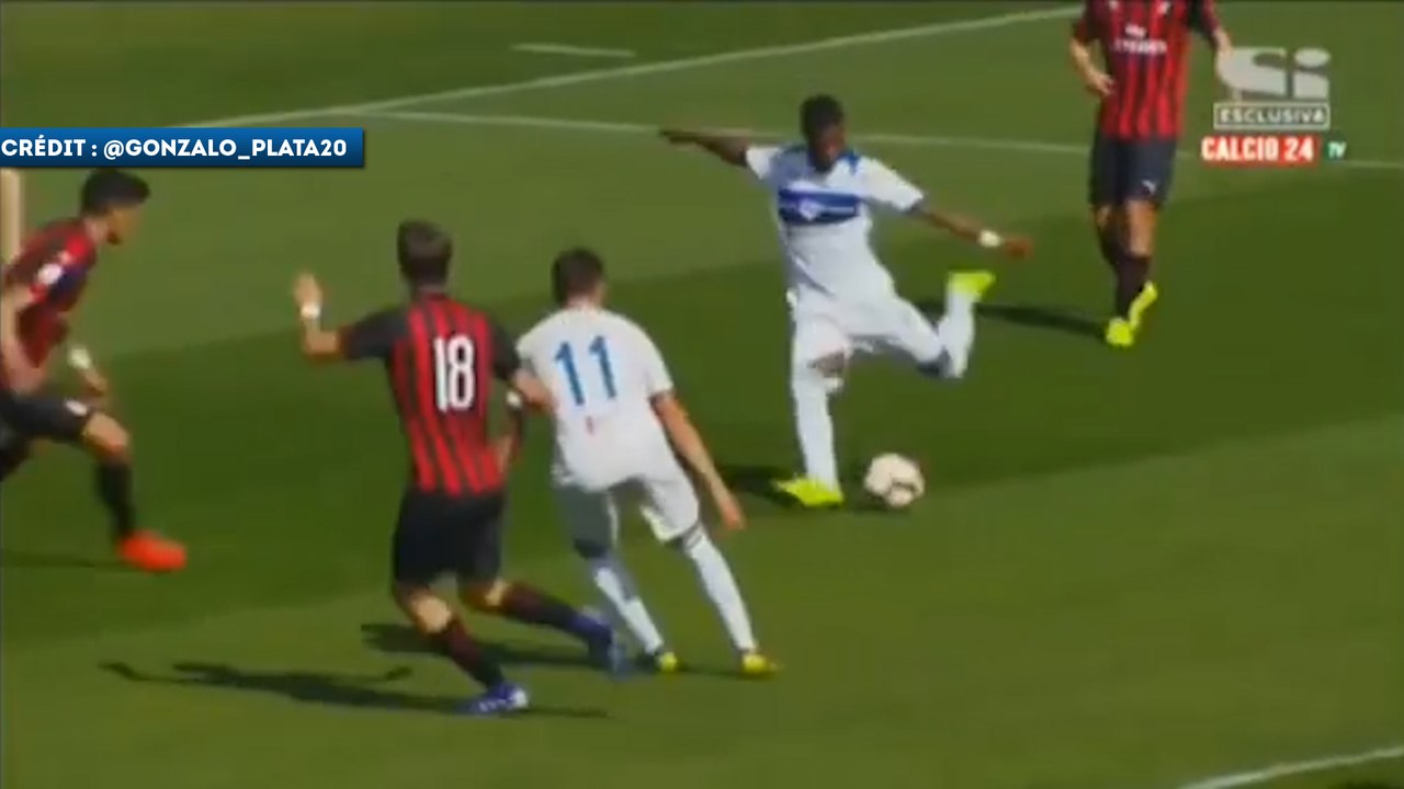 L’enchaînement roulette, dribble et but d'Amad Diallo contre la Primavera de l'AC Milan
