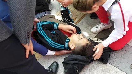 Cumhuriyet Bayramı kutlamalarında lise öğrencisi baygınlık geçirdi