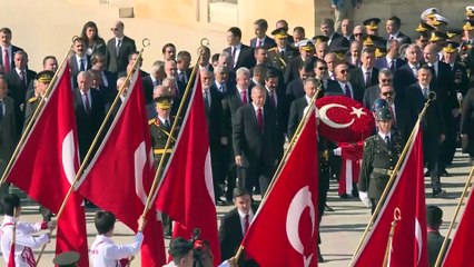 Cumhurbaşkanı Erdoğan ve devlet erkanı Anıtkabir'i ziyaret etti - ANKARA