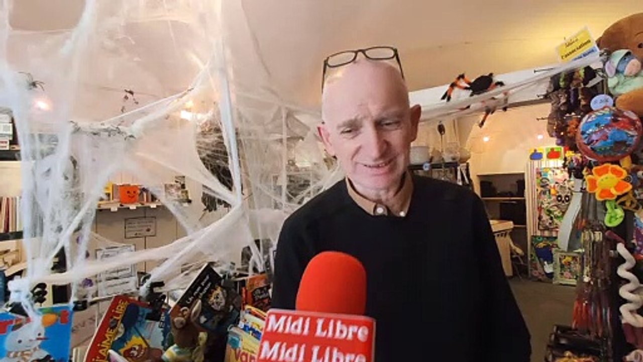Montfrin : distribution de bonbons pour Halloween