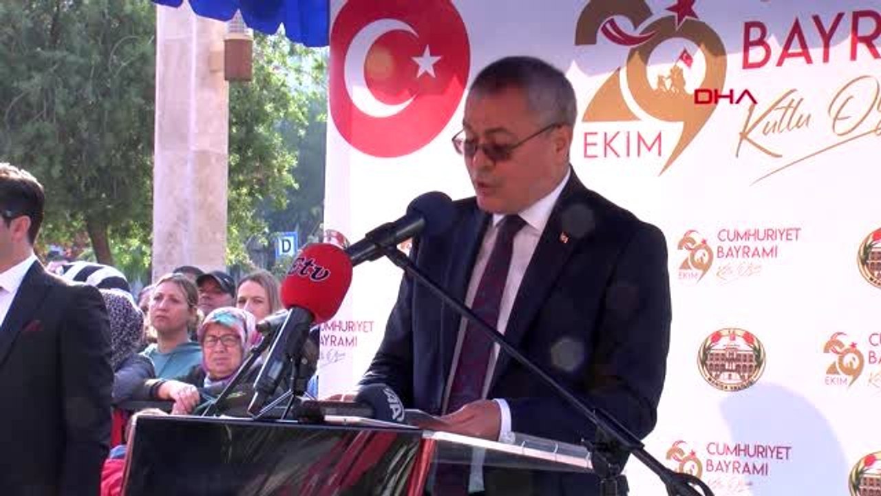 Manisa ege'de 29 ekim cumhuriyet bayramı coşkuyla kutlandı