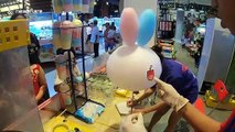Sweet shop creates rabbit shaped cotton candy art in Vietnam