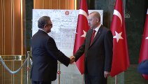 Cumhurbaşkanı Erdoğan, Cumhurbaşkanlığı Külliyesi'nde tebrikleri kabul etti (6) - ANKARA