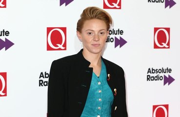 La Roux teases new music is coming