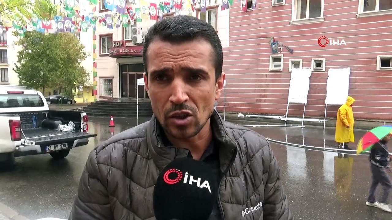 HDP önünde evlat nöbeti tutan aileler için kışlık çadır kuruldu