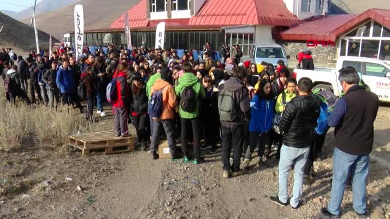 Erzurum palandöken'in zirvesine 'cumhuriyet tırmanışı'