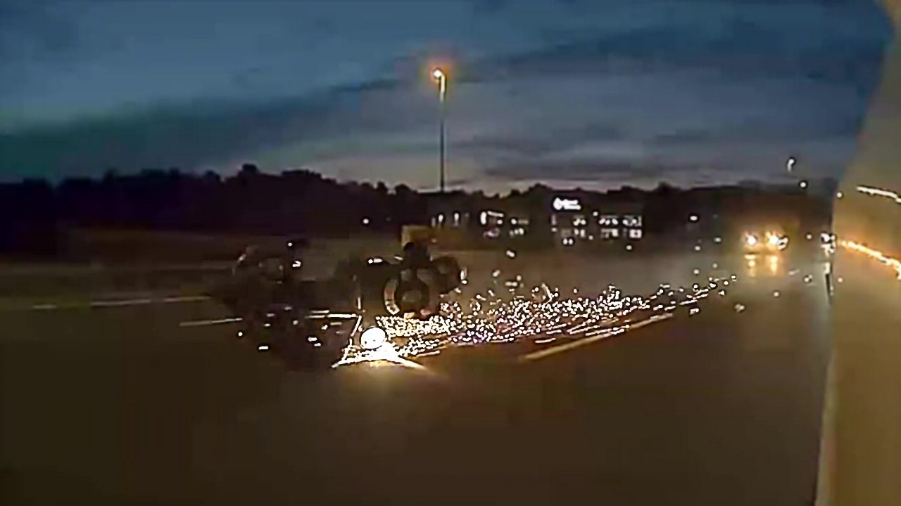 Un motard percute une voiture et accuse l'autom...