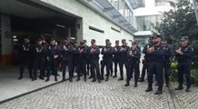 Recibimiento entre aplausos a policías de Vigo y A Coruña