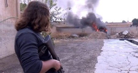 Tel Abyad'da ev ve araçlara tuzaklanan patlayıcılar imha ediliyor