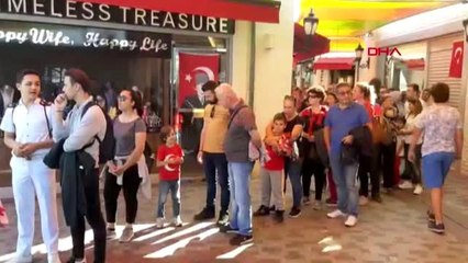 Aydın askeri gemi tcg tayfun kuşadası'nda ziyarete açıldı