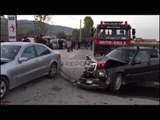 Report TV - Aksident/ Përplasen dy 'Benz'-a në Fushë Krujë, tre të plagosur rëndë