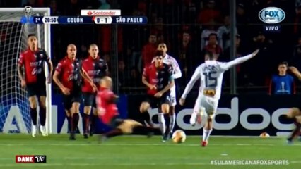 Le coup de canon de Liziero face à Colon