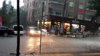 Mardin'de sağanak yaşamı olumsuz etkiledi