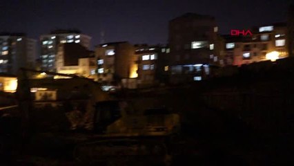 Bağcılar'da istinat duvarı ve yol çöktü