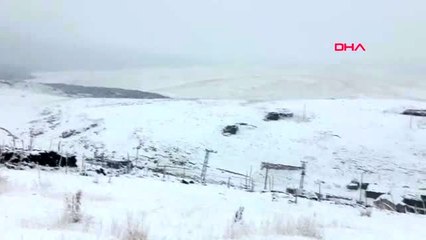 Ağrı'da ilk kar tendürek dağı'na düştü