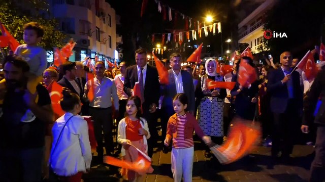 Kaş’ta Cumhuriyet yürüyüşü ve fener alayı