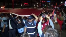 İzmir Cumhuriyet Bayramı'nı coşkuyla kutladı