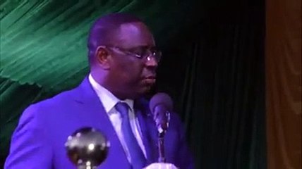 QUAND Macky SALL interrompe son discours pour