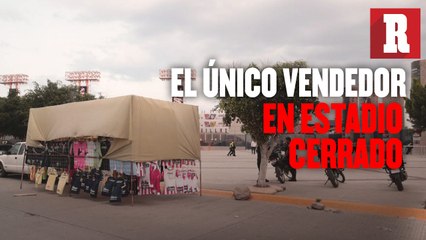 El ÚNICO vendedor de playeras que asistió al Alfonso Lastras después del veto