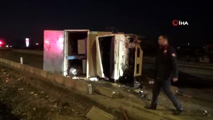 Kahramanmaraş'ta kontrolden çıkan kamyon yat yattı: 3 yaralı