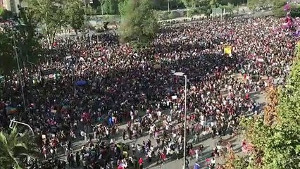 Incidentes aislados y una gran concentración contra presidencia de Chile