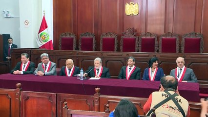 Corte de Perú acepta demanda de la oposición contra cierre del Congreso