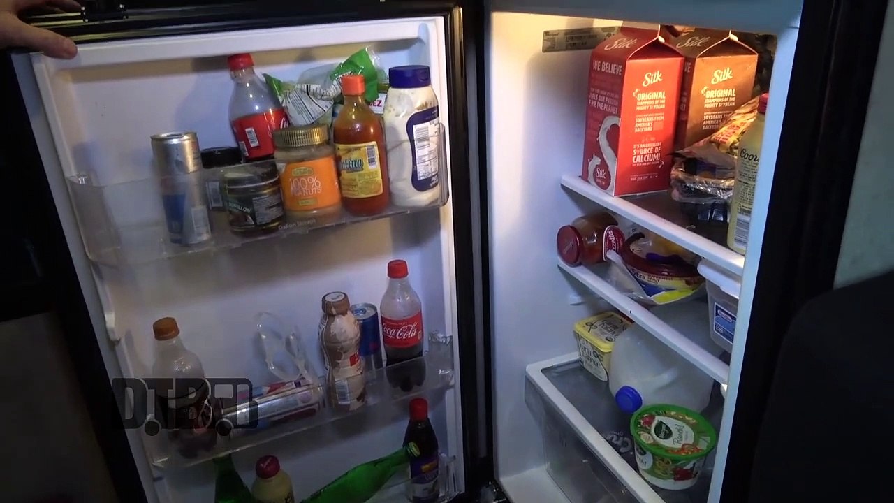 Sacred Reich - BUS INVADERS Ep. 1511