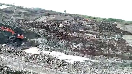 86 FLASH! Tanah Berjalan dan Amblas Terjadi di Bebatu KTT, Berikut Videonya Part 2