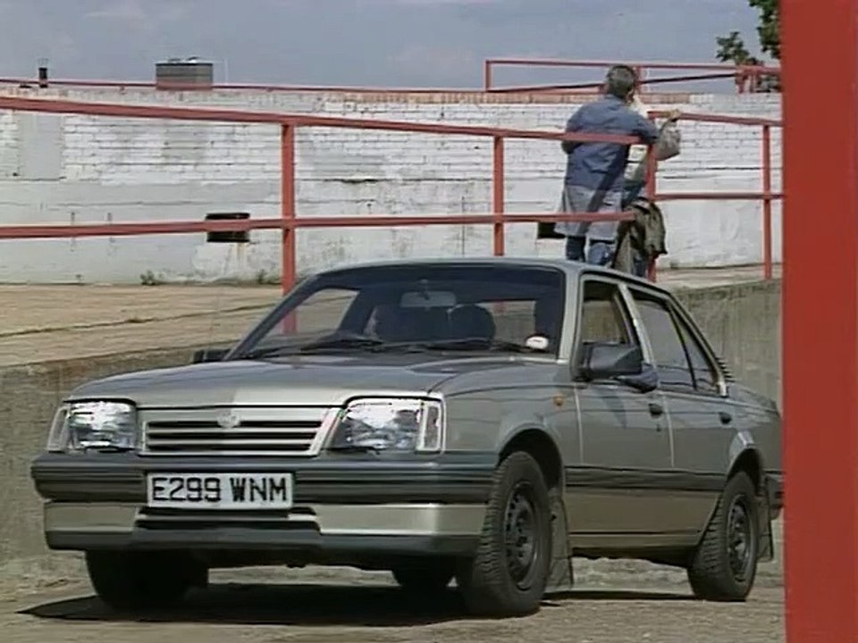 The Bill S04E22 Running Late