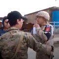 Azeri uyruklu Rus askeri, Türk askerine 