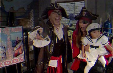 Stuck in the Middle S02E02 Stuck in a Commercial