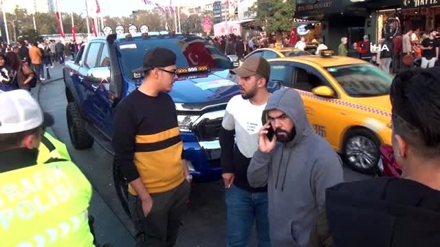 Taksim'de çakar kullanan lüks cip sürücüsüne ceza kesildi