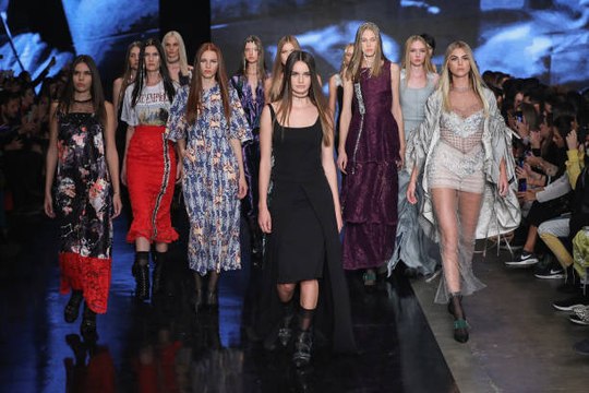 3 tendencias que te demostrarán que la moda otoño invierno no es sinónimo de seriedad