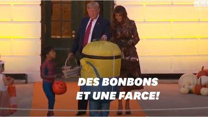 Download Video: La façon dont Trump distribue ses bonbons à Halloween vaut le détour