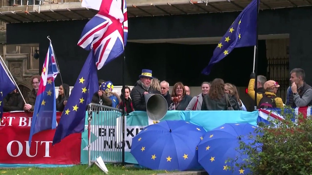 Britisches Parlament stimmt für vorgezogene Neuwahlen