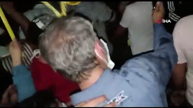 - Irak'ta Şii lider Sadr protestolara katıldı